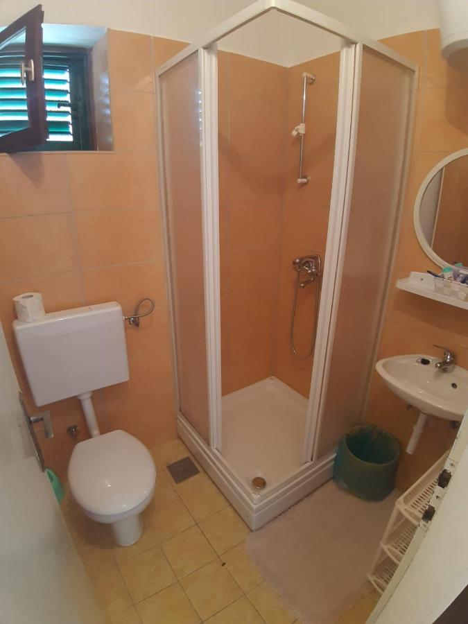 Apartmani Milka Pakoštane Extérieur photo